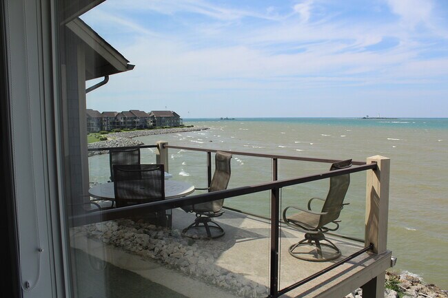 Photo - 481 Mariners Way