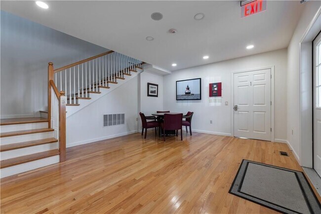 Photo - 14 Clinton Ave Unit 3
