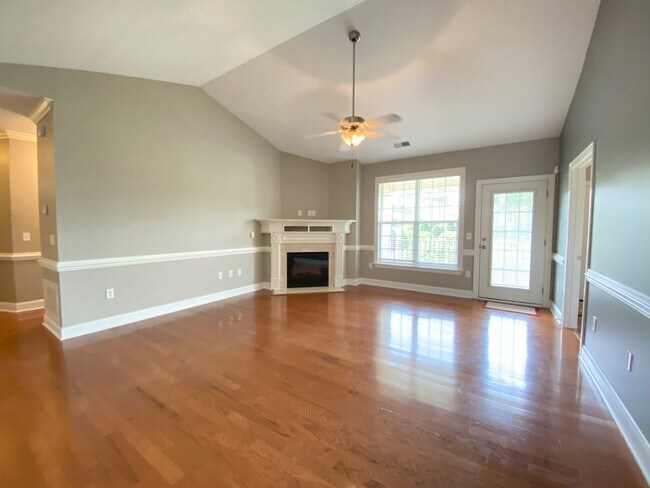 Photo - 411 Gallery Dr