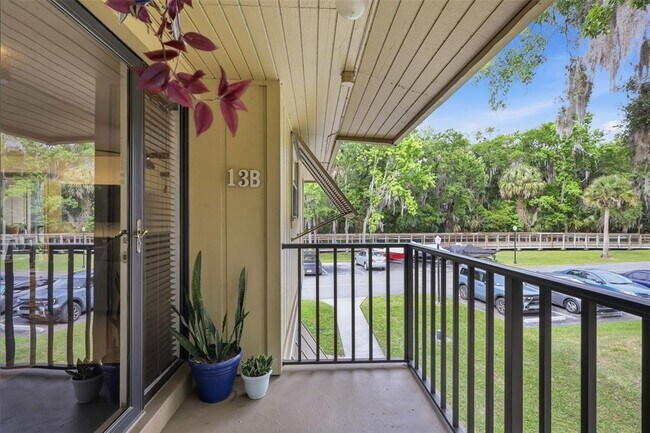 140 Orchid Woods Ct Unidad 13B