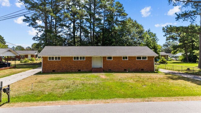 Updated Two Bedroom near Downtown Smithfie... - Updated Two Bedroom near Downtown Smithfie... House