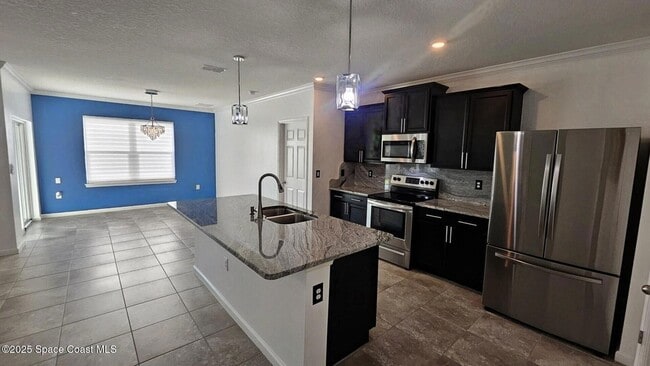 Photo - 965 Newton Cir