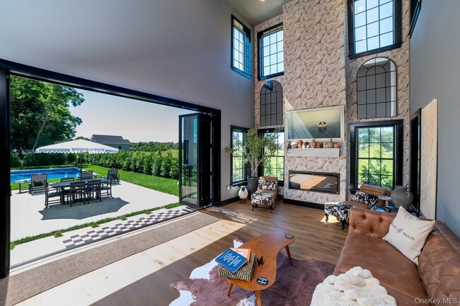 Photo - 70 Arshamomaque Ave