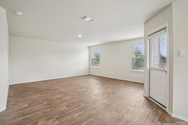 Photo - 1154 Barn Swallow Wy