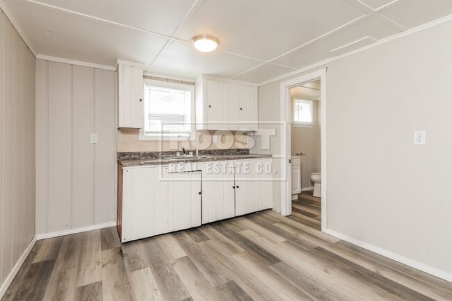 Photo - One bedroom, one bathroom single in Springfield.