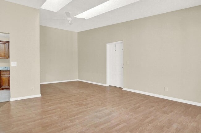 Photo - 206 Foxtail Dr Unit C3