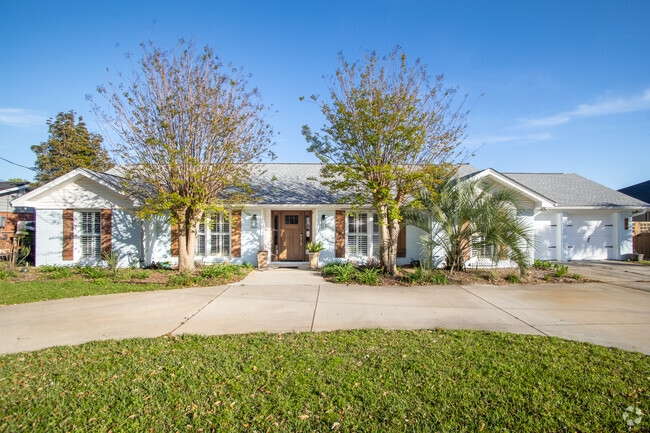 Building Photo - 956 Aquamarine Dr Rental