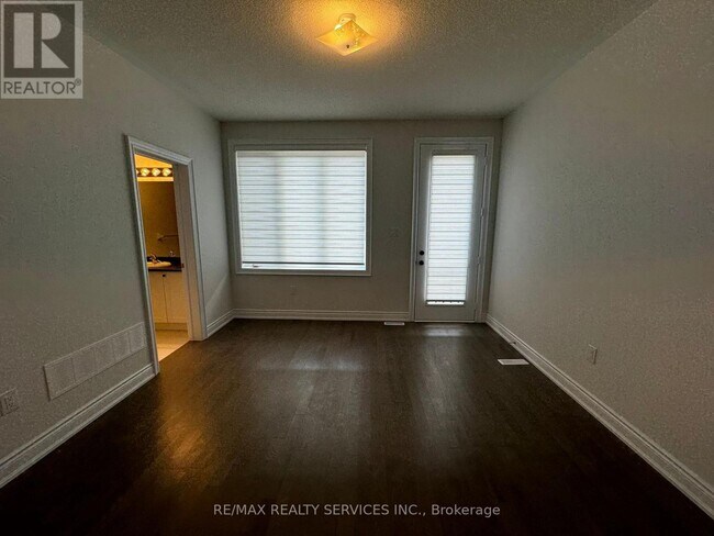 Photo - 202 Tennant Cir