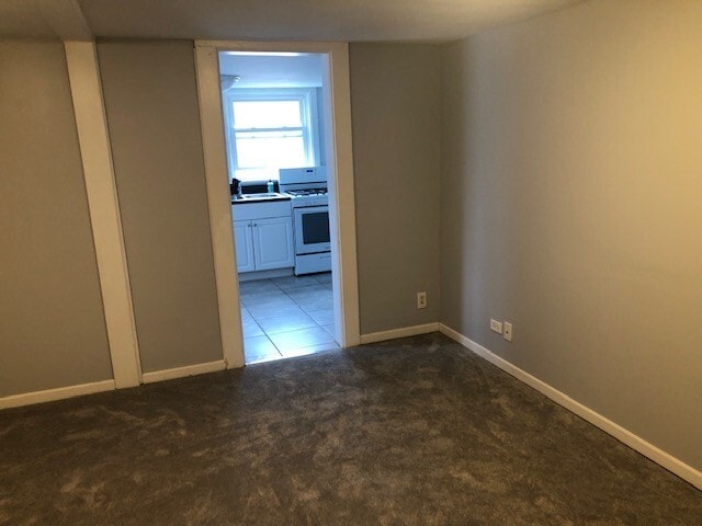 Family Room 1 - 213 N Brainard St Unit 2R