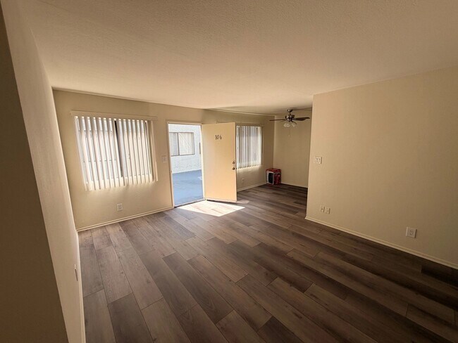 Photo - 11215 Camarillo Street,