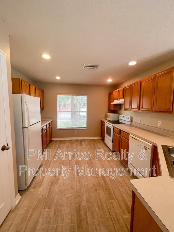 Photo - 10840 Johanna Ave