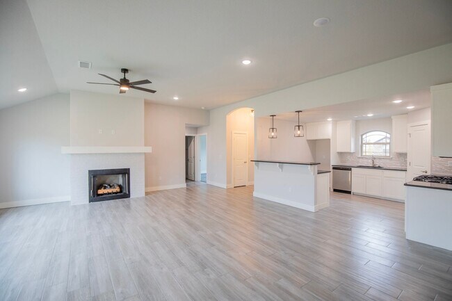 Photo - ***1029 Autumn Royal Avenue***