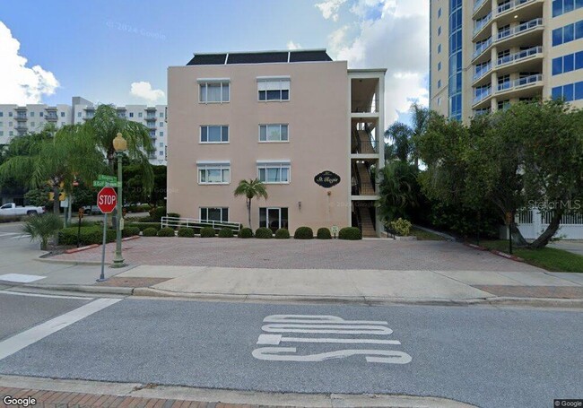 Building Photo - 301 S Gulfstream Ave Unit 303