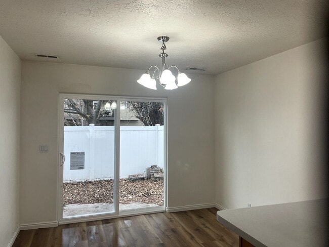Photo - Provo 4bd 3ba Twin-home with Main Floor Master!