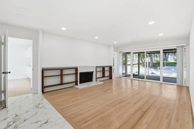 Photo - 1201 Weymoth Dr