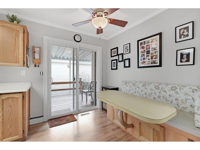 Photo - 1400 164 St