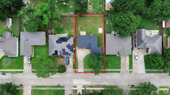 Building Photo - 2614 Village Cir Dr Rental