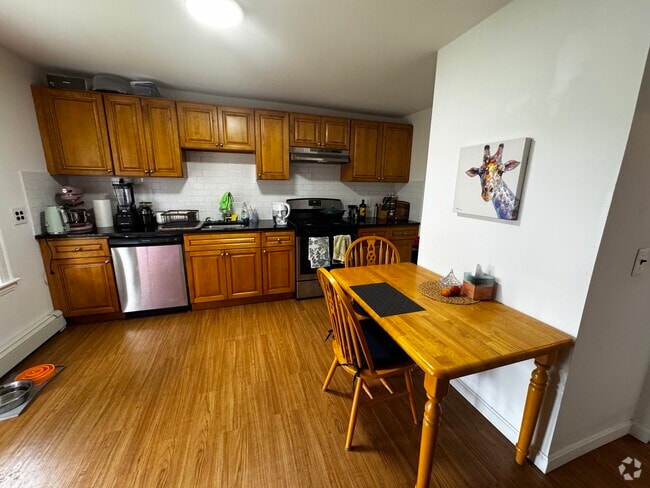 Building Photo - 17 Princeton St Unit 3 Rental