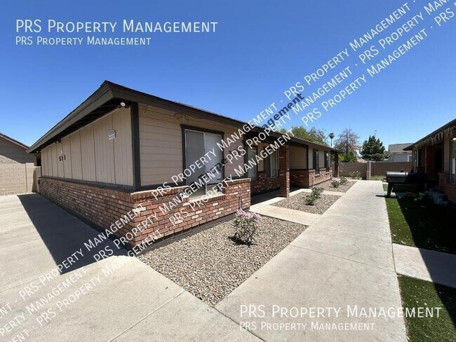 Building Photo - 551 S Lesueur Unit 3