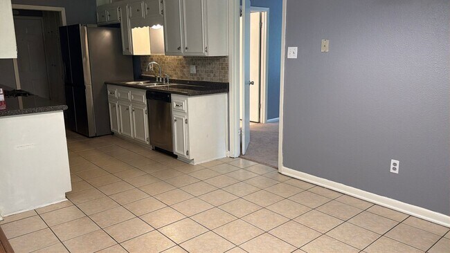 Photo - Jasper Heights - 3 bedroom beauty!