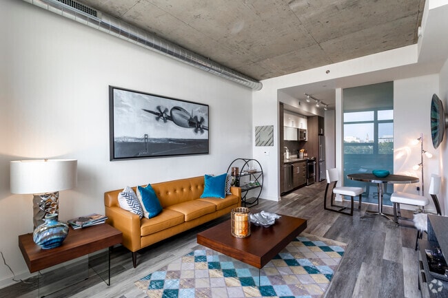 1 BR, 1 BA - 663 SF