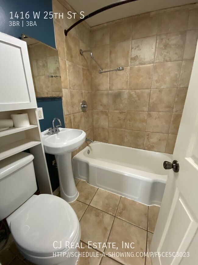 Photo - 1416 W 25th St S