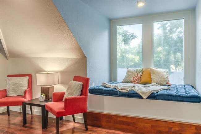 Photo - 203 Leland St
