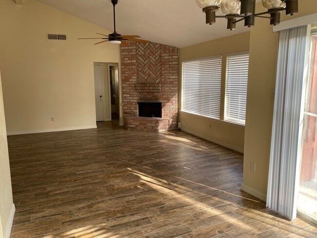 Photo - 2606 S Belgravia Dr