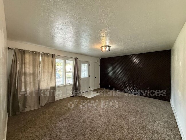 Photo - 1040 E Cherokee St