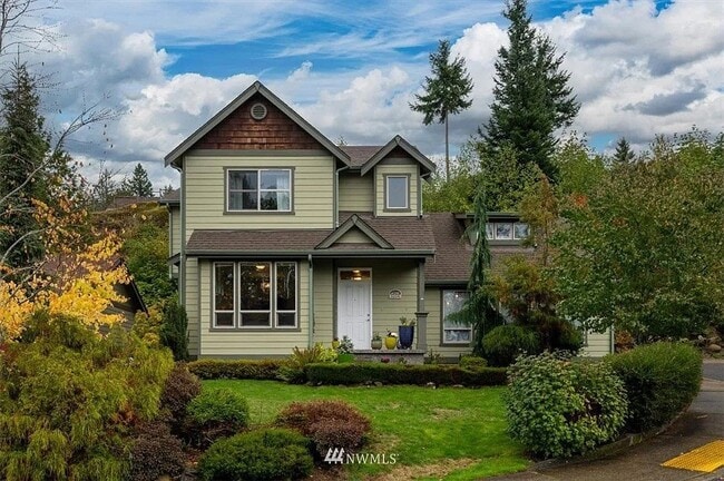 Building Photo - 3-bed, 2.5 bath Home is a Nature Enthusiast's Dream at Base of Galbraith!