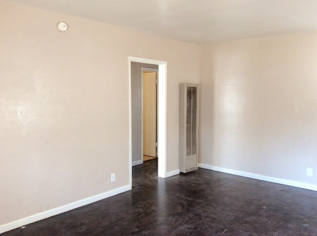 Photo - 2516 Ashby St