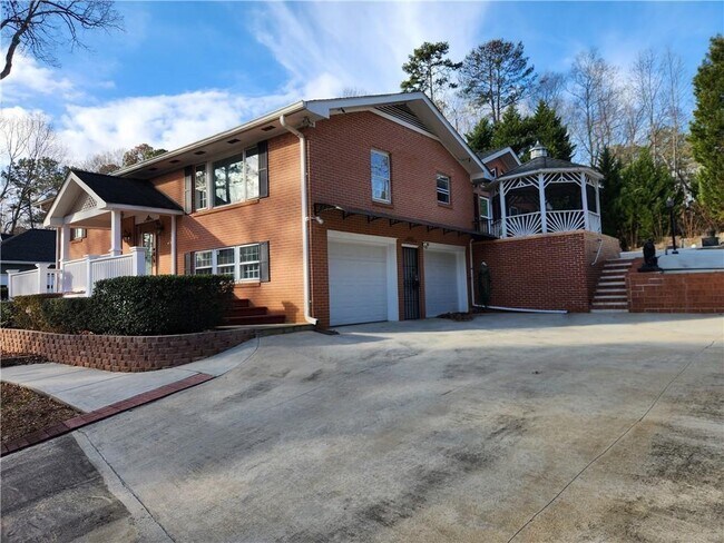 Photo - 2959 Pine Hill Dr