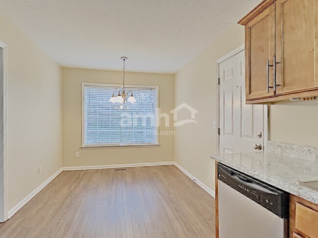 Photo - 1009 Blue Mountain Ln