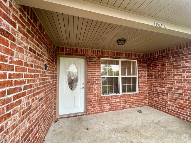 Building Photo - 63020 E 285 Ct Rental