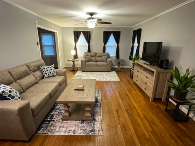 Photo - 219 Lakewood Dr