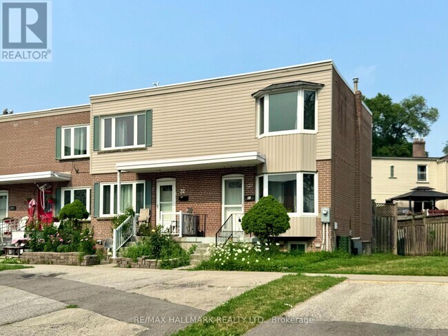Photo - 740 Kennedy Rd