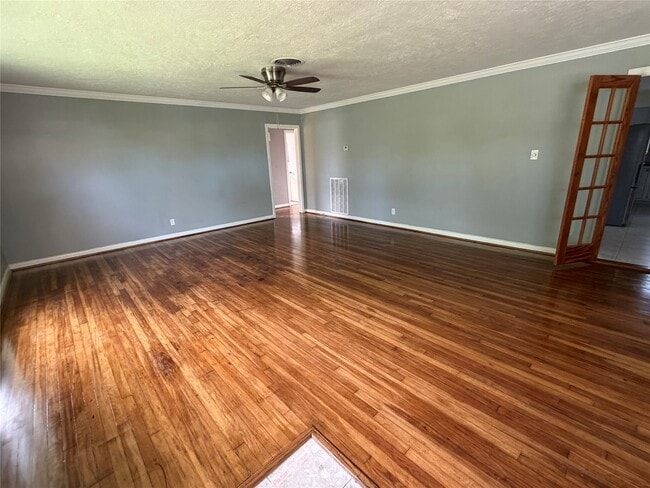 Photo - 5223 Sanford Rd