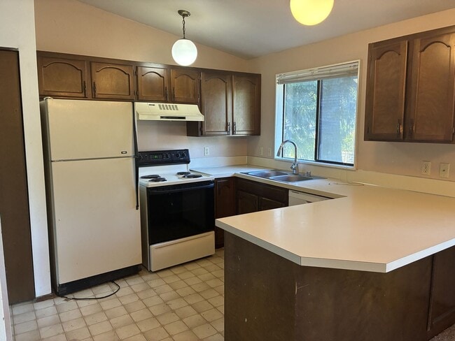 1335 Sommerset Ct
