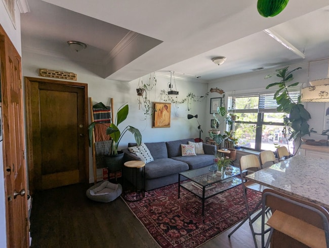 Photo - 1447 W Jarvis Ave Unidad 2W