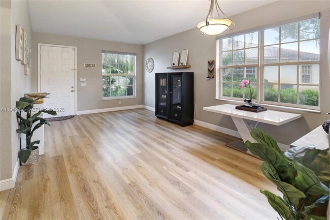 Photo - 1706 NW 78th Way