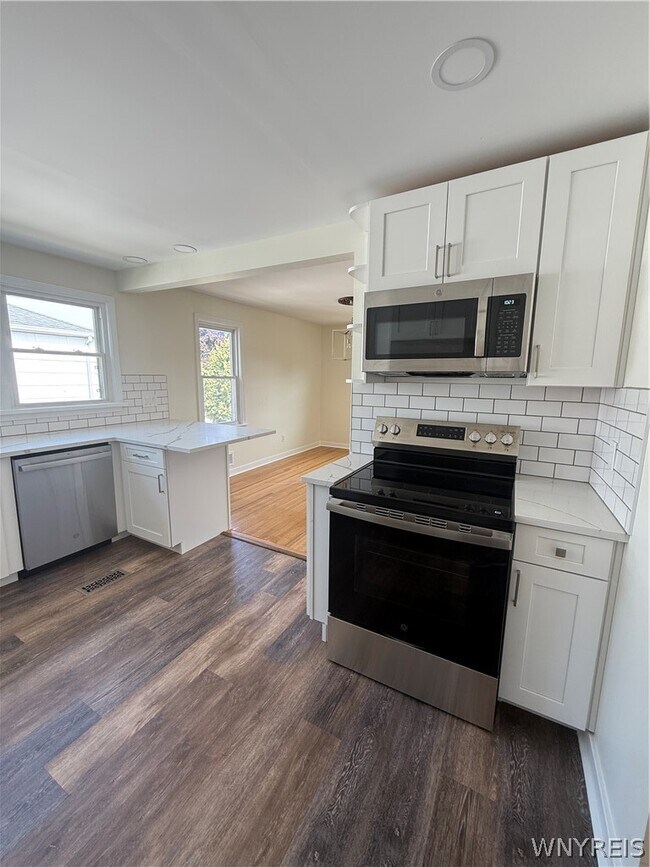 Photo - 113 Argyle Ave