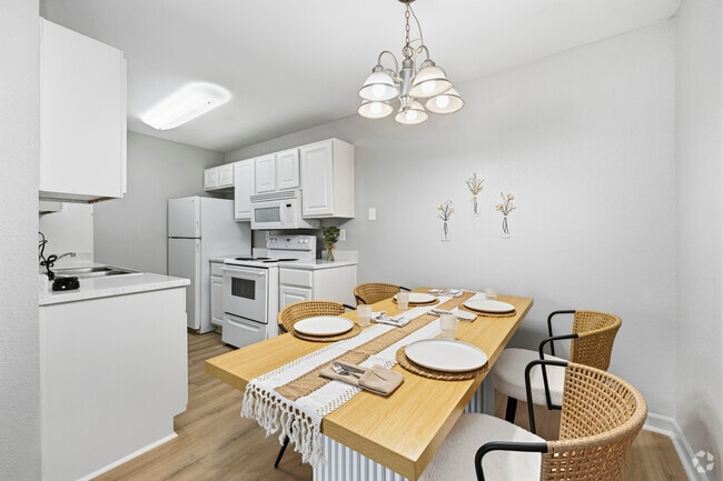1BR, 1BA - 589SF