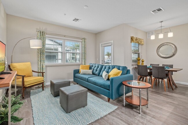 Photo - 10x at the Forum