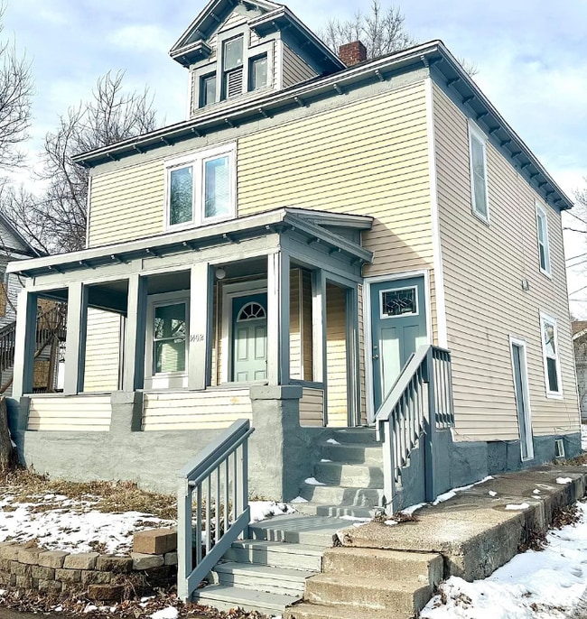 Building Photo - 1402 N 21st Ave