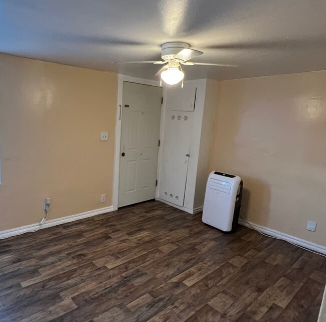 Photo - 2534 1/2 NW 21st Unit 2534 1-2 NW 21