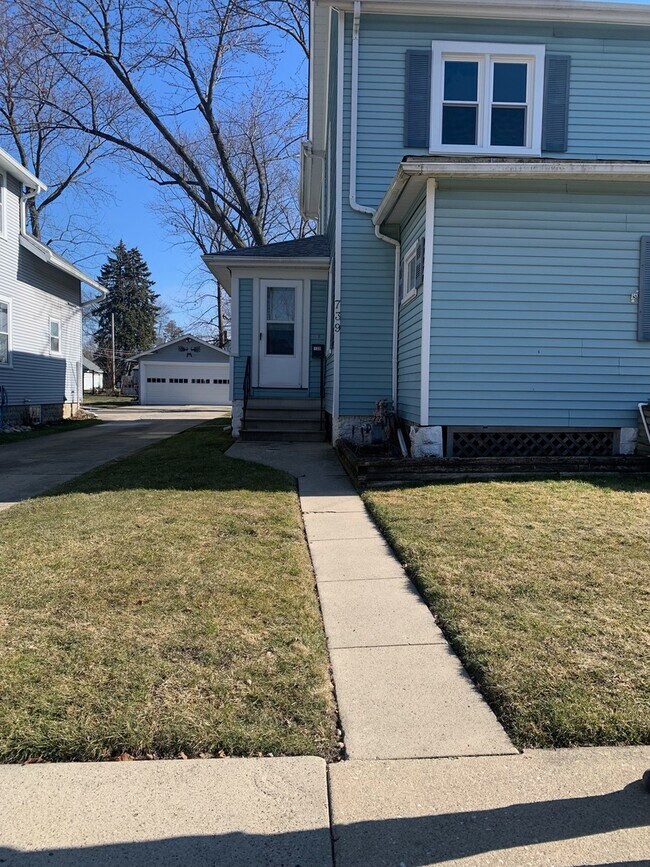 739 Iowa Ave Rental House Rental in Aurora, IL
