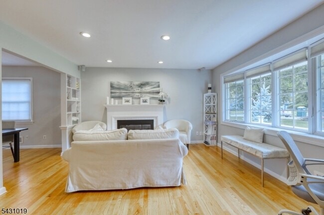 Photo - 230 Pinelynn Rd