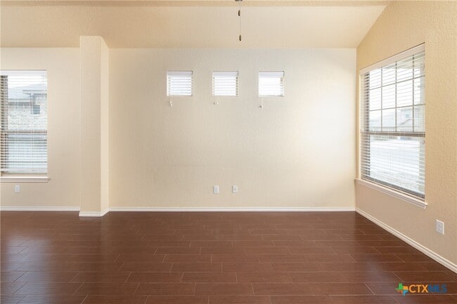 Photo - 514 Creekside Cir