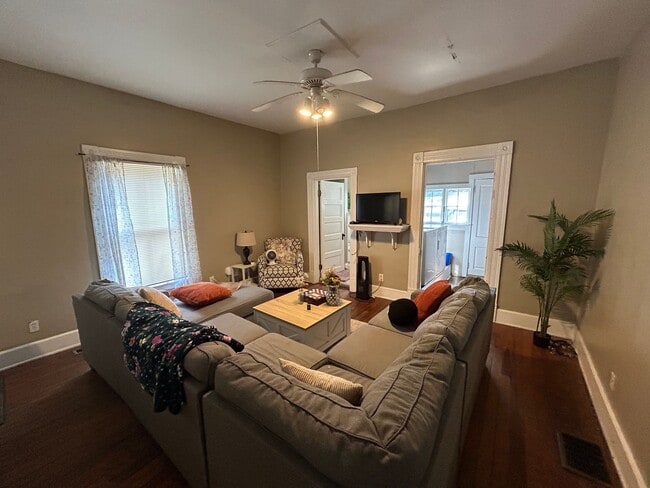 Photo - 330 Oldham Ave