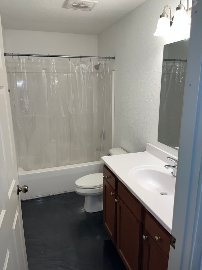 Photo - 1552 Beloit Ave Unidad 1552